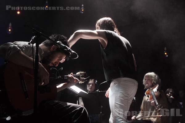 JOSE GONZALEZ PERFORMING WITH THE GOTEBORG STRING THEORY - 2011-04-06 - PARIS - Gaite Lyrique - 